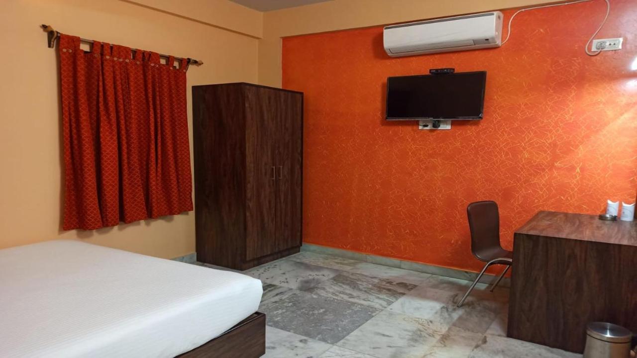 Hotel Aloka Residency Калькутта Экстерьер фото
