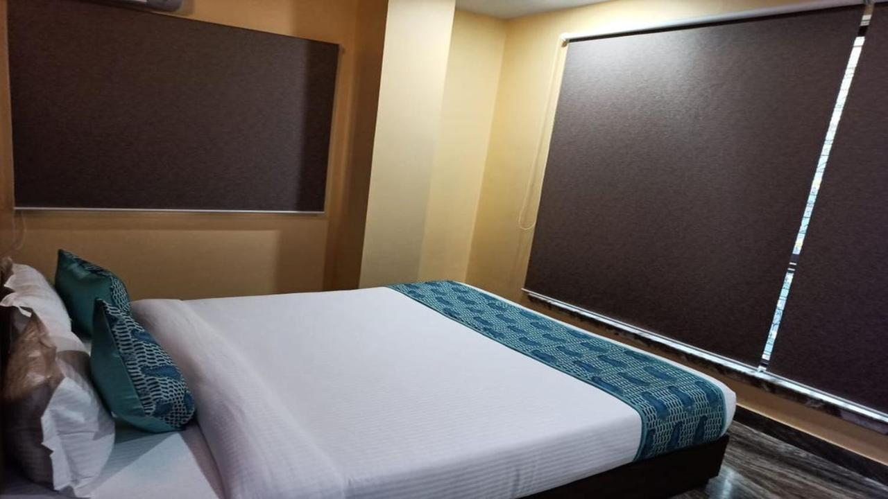 Hotel Aloka Residency Калькутта Экстерьер фото