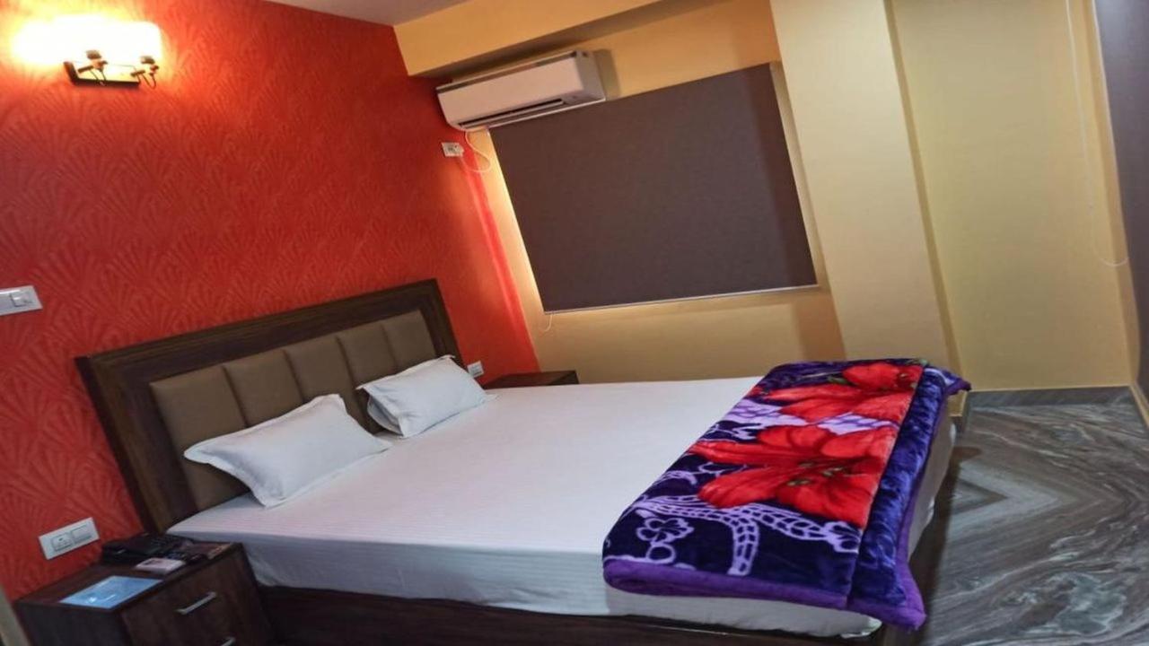 Hotel Aloka Residency Калькутта Экстерьер фото
