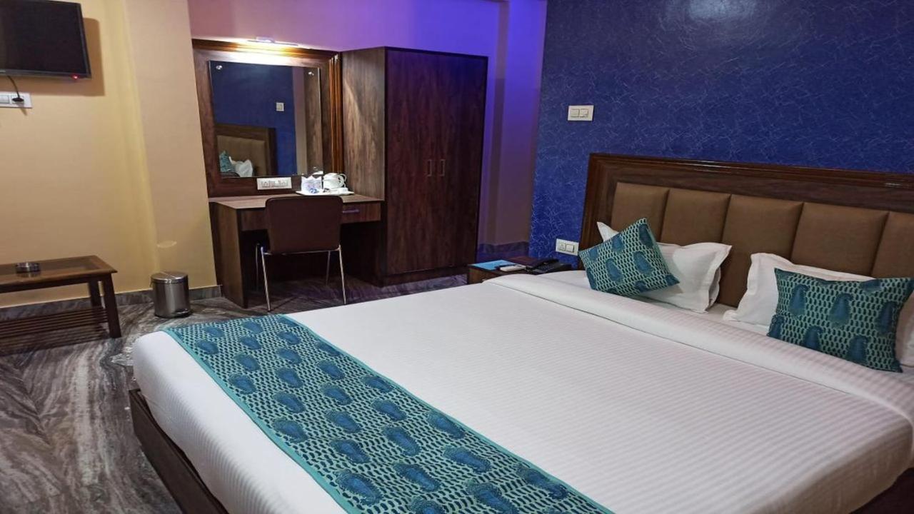 Hotel Aloka Residency Калькутта Экстерьер фото